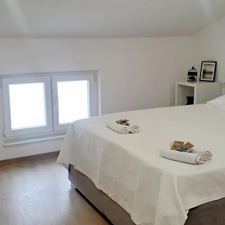 Ajdy Apartment *